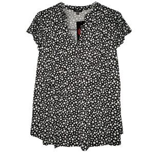 NWT Cocomo Plus Size 3X Black & White Geo Print Pintuck Short Flutter Sleeve Top